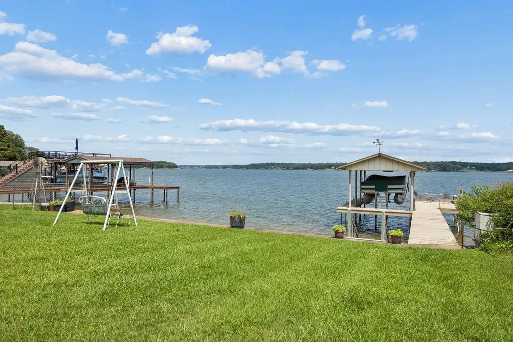 140 Pin Oak Drive Mabank TX 75156