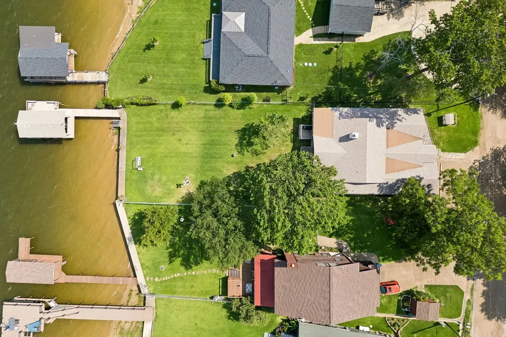 140 Pin Oak Drive Mabank TX 75156