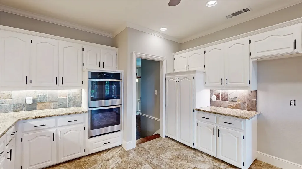 2890 Hillside Drive Highland Village TX 75077