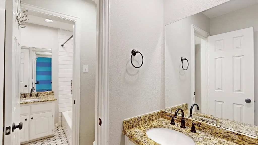 2890 Hillside Drive Highland Village TX 75077