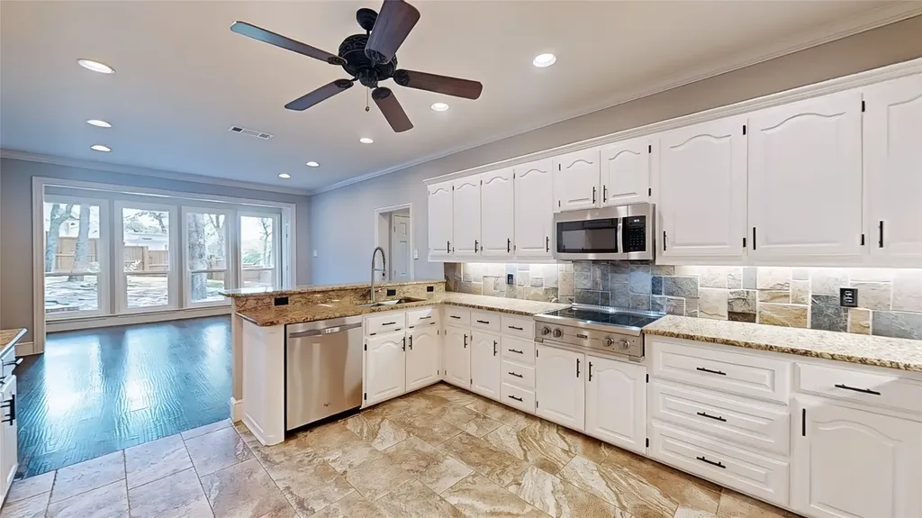 2890 Hillside Drive Highland Village TX 75077