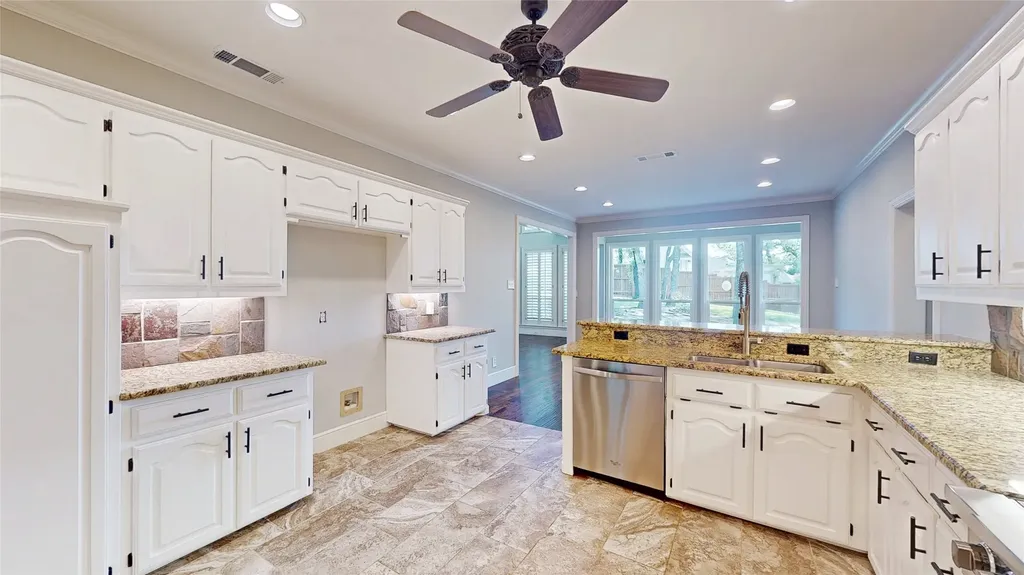 2890 Hillside Drive Highland Village TX 75077
