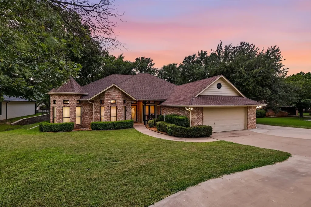 4111 Cimmaron Trail De Cordova TX 76049