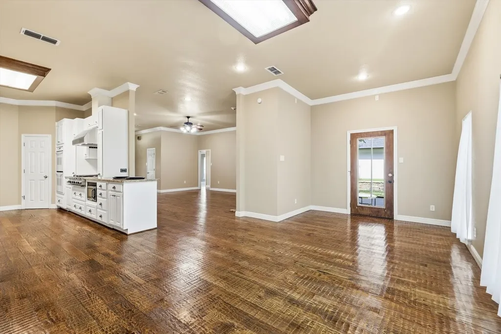 4111 Cimmaron Trail De Cordova TX 76049