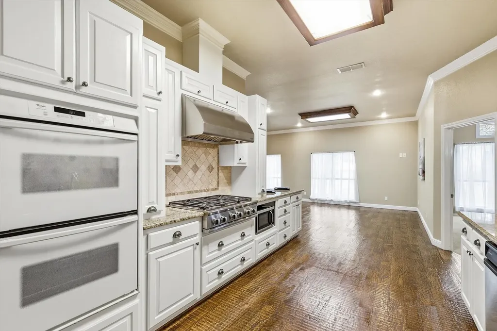 4111 Cimmaron Trail De Cordova TX 76049