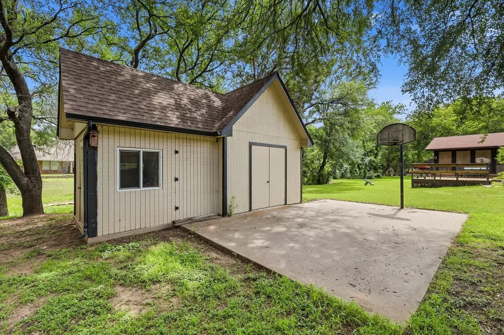 4111 Cimmaron Trail De Cordova TX 76049