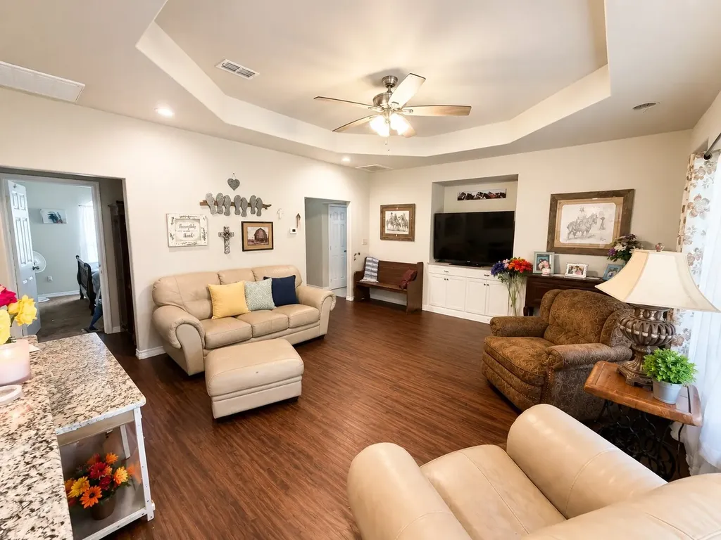 426 Oak Leaf Trail East Tawakoni TX 75472