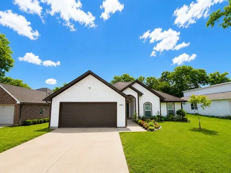 426 Oak Leaf Trail East Tawakoni TX 75472