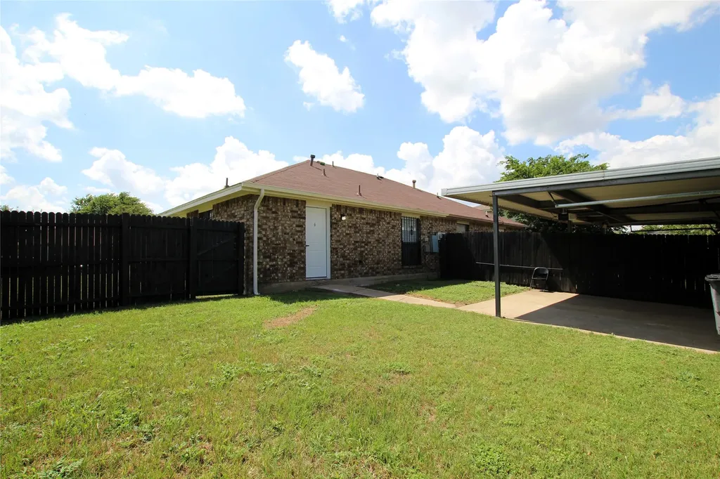 2910 Tanglewood Drive Lancaster TX 75134
