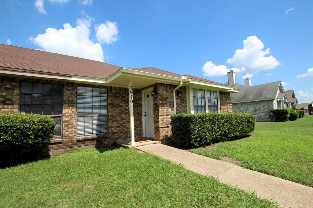 2910 Tanglewood Drive Lancaster TX 75134