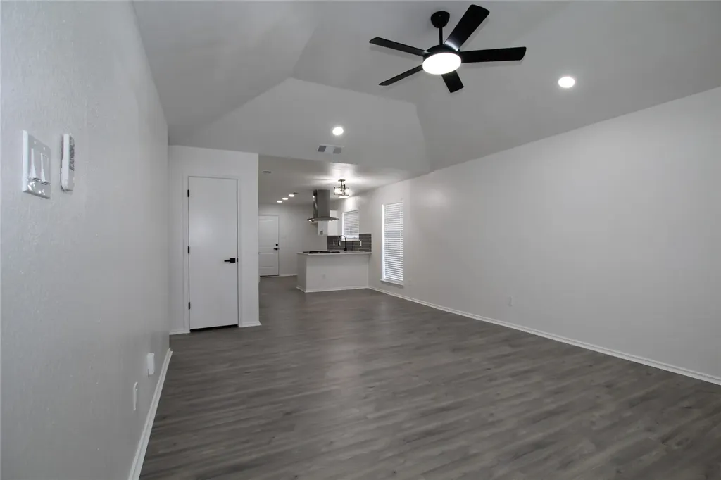 2910 Tanglewood Drive Lancaster TX 75134