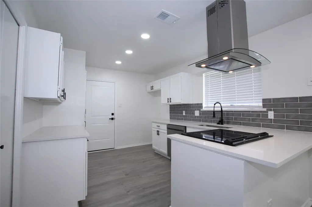 2910 Tanglewood Drive Lancaster TX 75134