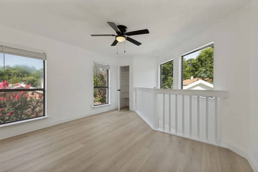 4721 Fallon Place Dallas TX 75227