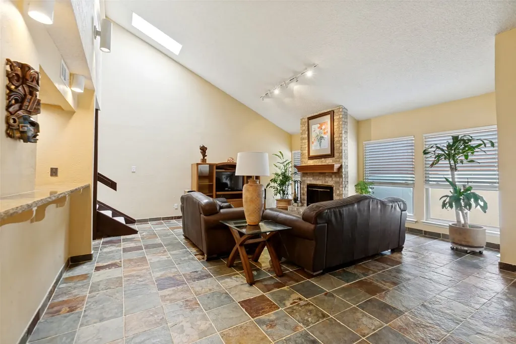 7450 Holly Hill Drive Dallas TX 75231