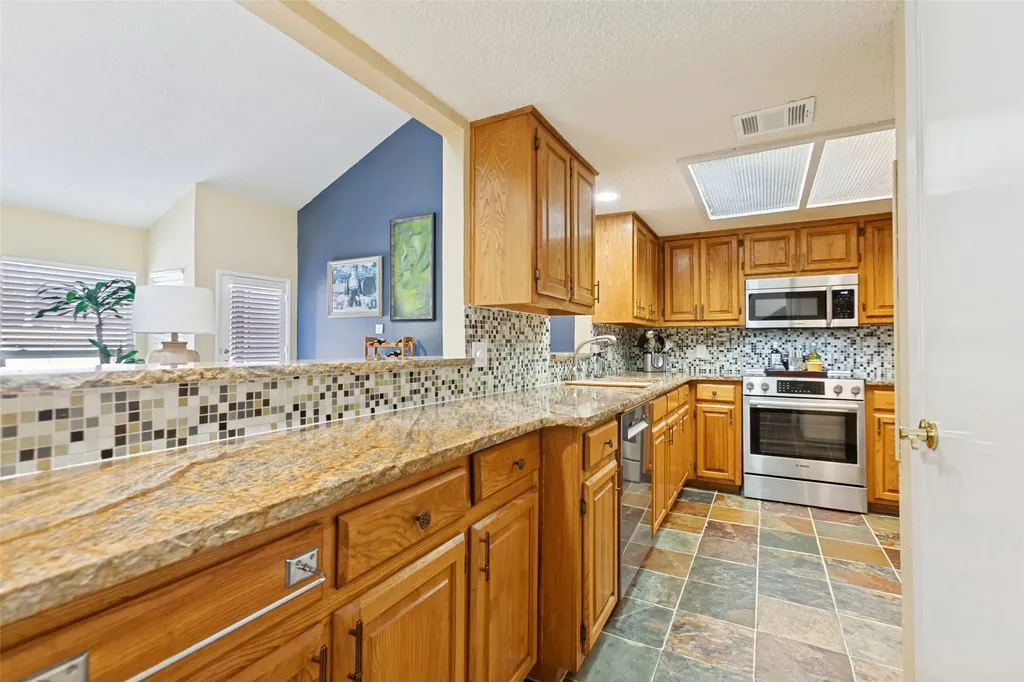 7450 Holly Hill Drive Dallas TX 75231