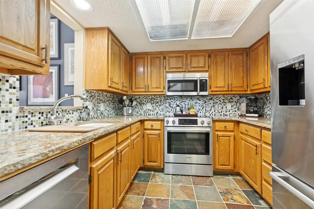 7450 Holly Hill Drive Dallas TX 75231