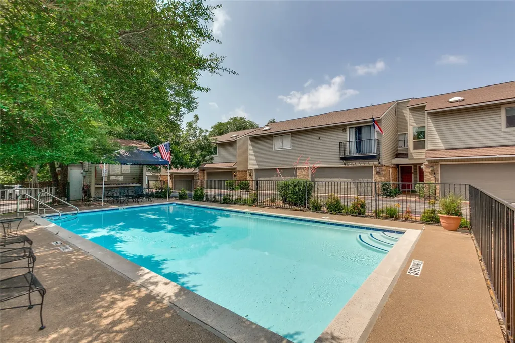 7450 Holly Hill Drive Dallas TX 75231