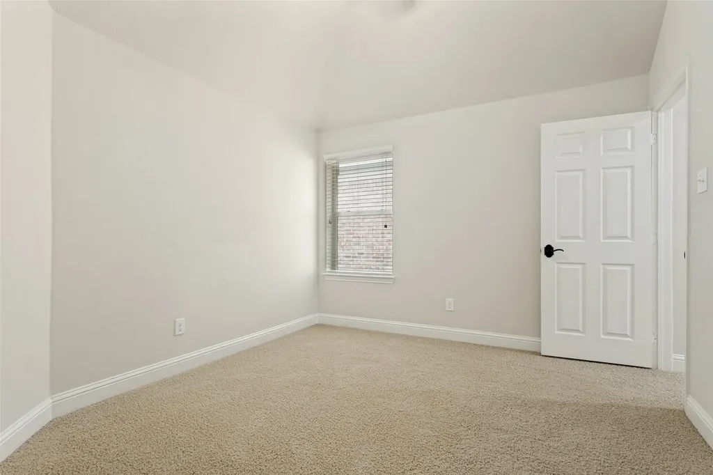 5529 Dearborn Lane Garland TX 75040