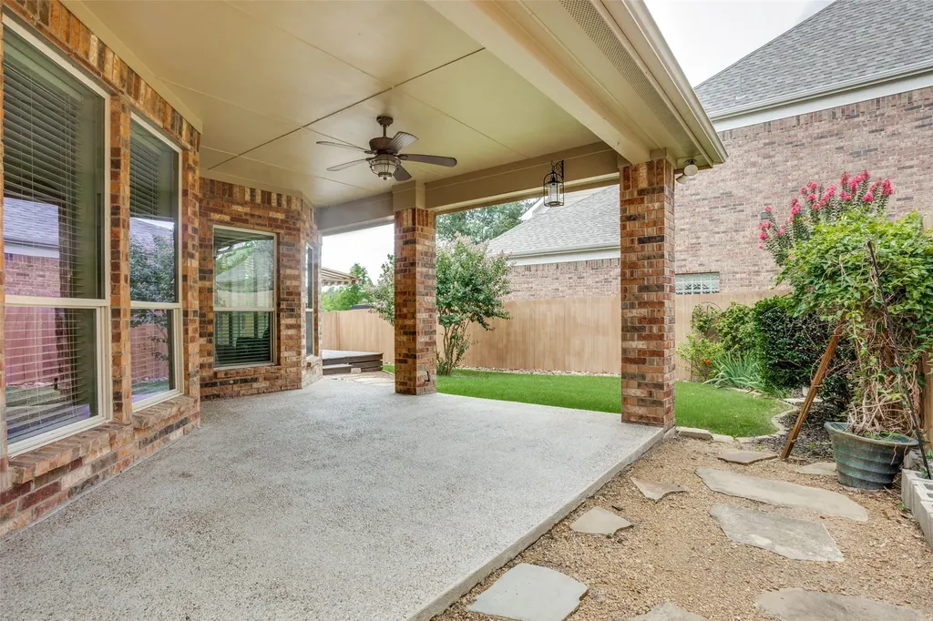 5529 Dearborn Lane Garland TX 75040