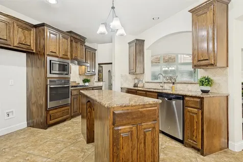 5529 Dearborn Lane Garland TX 75040