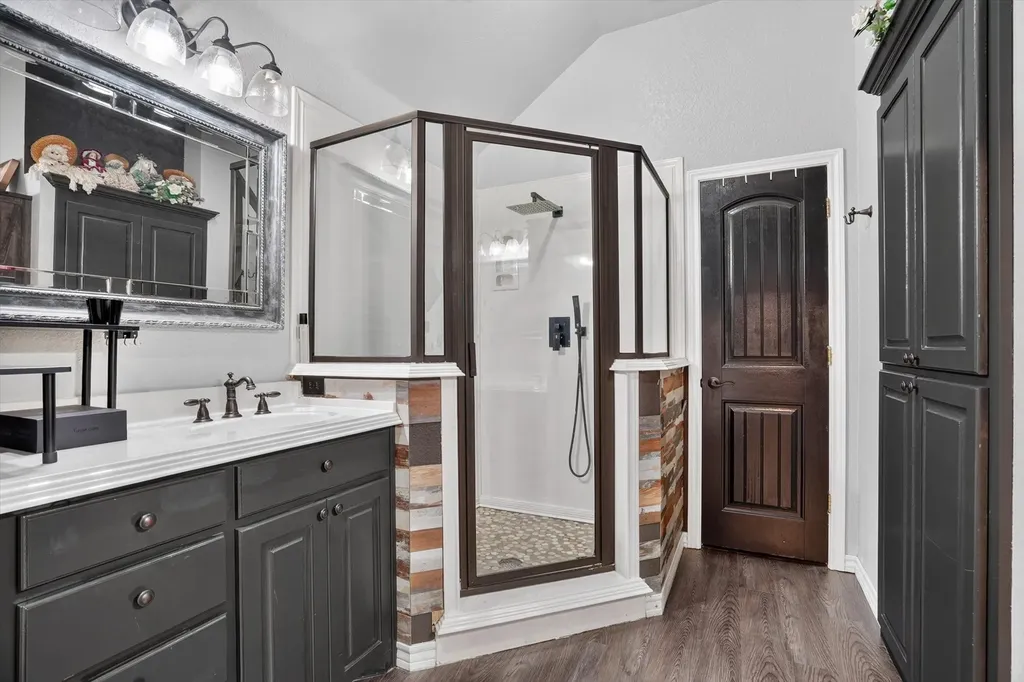 1017 County Road 3555 Paradise TX 76073