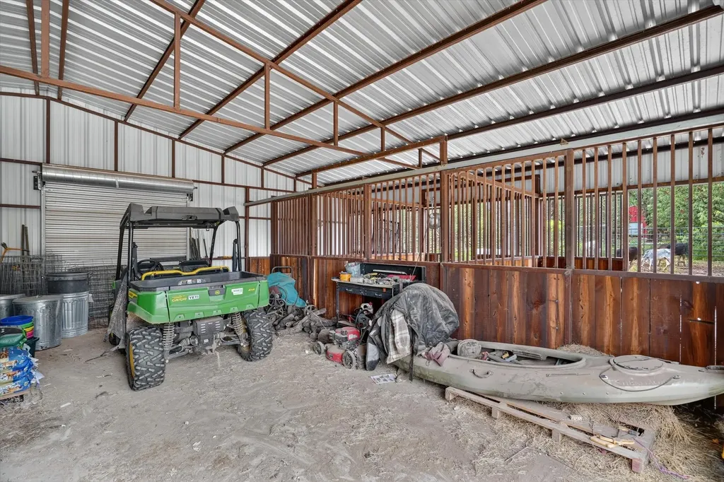 1017 County Road 3555 Paradise TX 76073