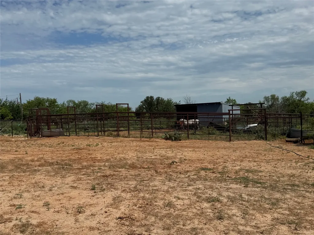 1017 County Road 3555 Paradise TX 76073