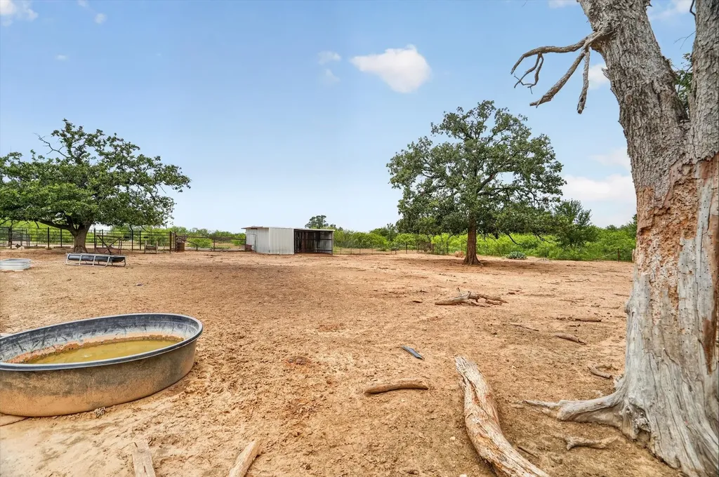 1017 County Road 3555 Paradise TX 76073