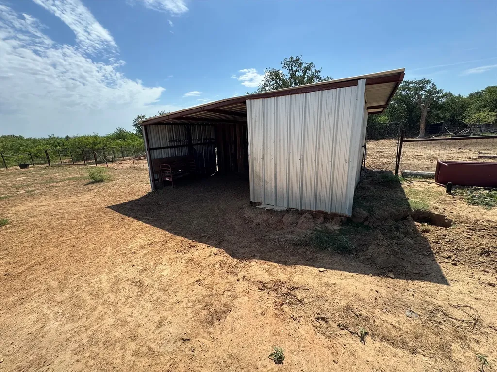 1017 County Road 3555 Paradise TX 76073