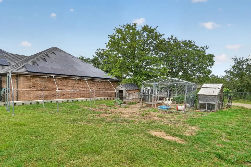 1017 County Road 3555 Paradise TX 76073