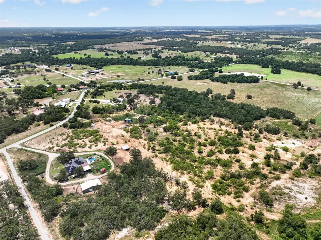 1017 County Road 3555 Paradise TX 76073