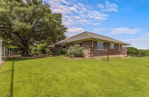 339 Colwell Road Forestburg TX 76239