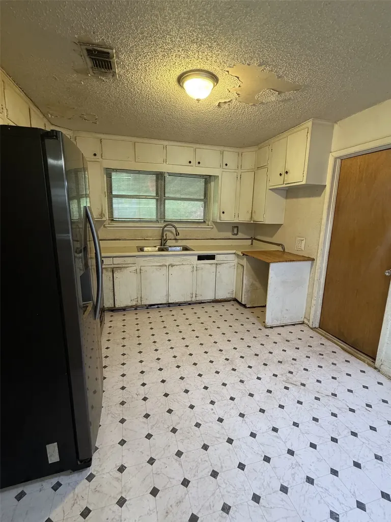 3217 Lakeland Street Fort Worth TX 76111