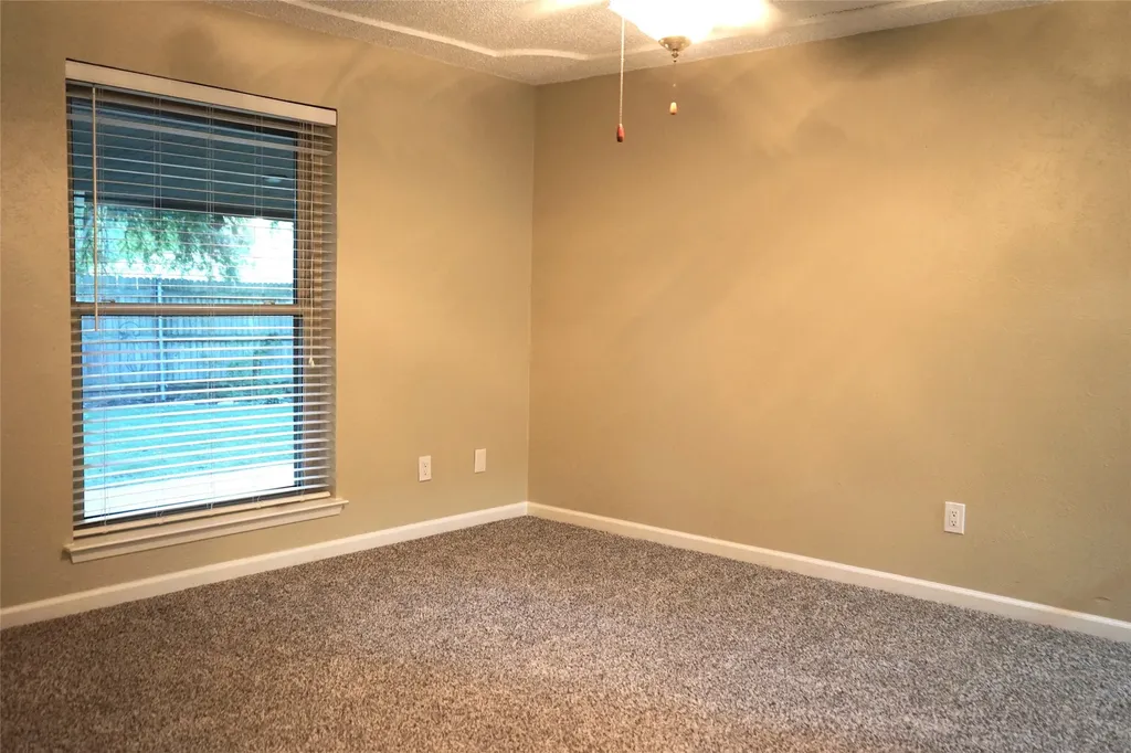 2504 Avonhill Drive Arlington TX 76015