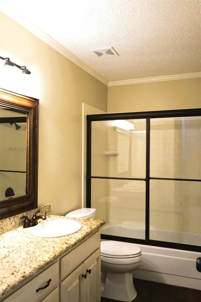 2504 Avonhill Drive Arlington TX 76015