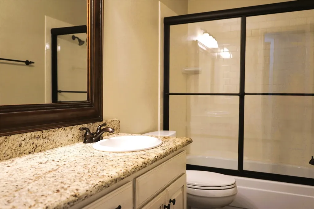 2504 Avonhill Drive Arlington TX 76015