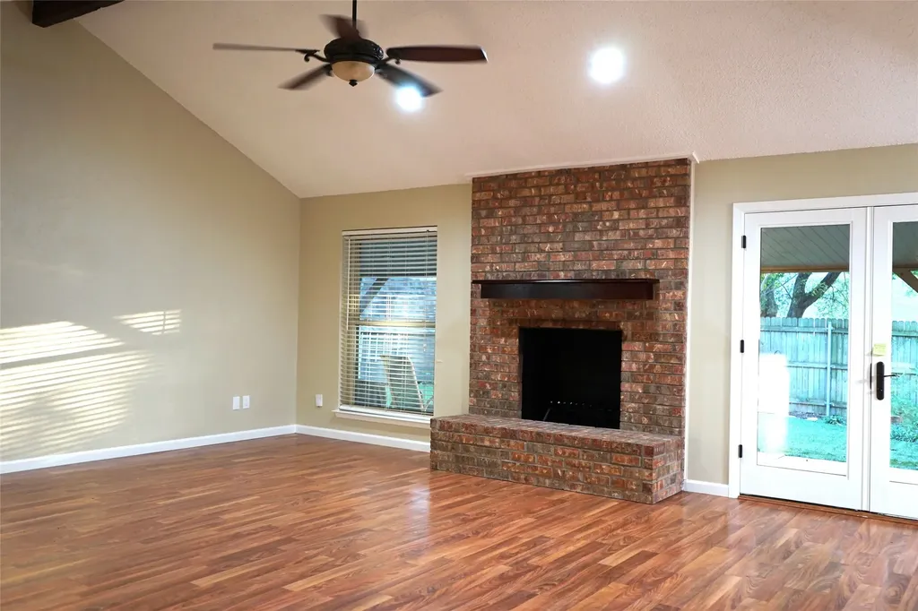 2504 Avonhill Drive Arlington TX 76015