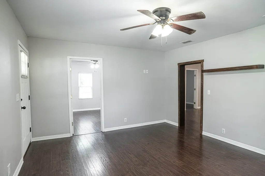 205 E Nelson Street Bowie TX 76230