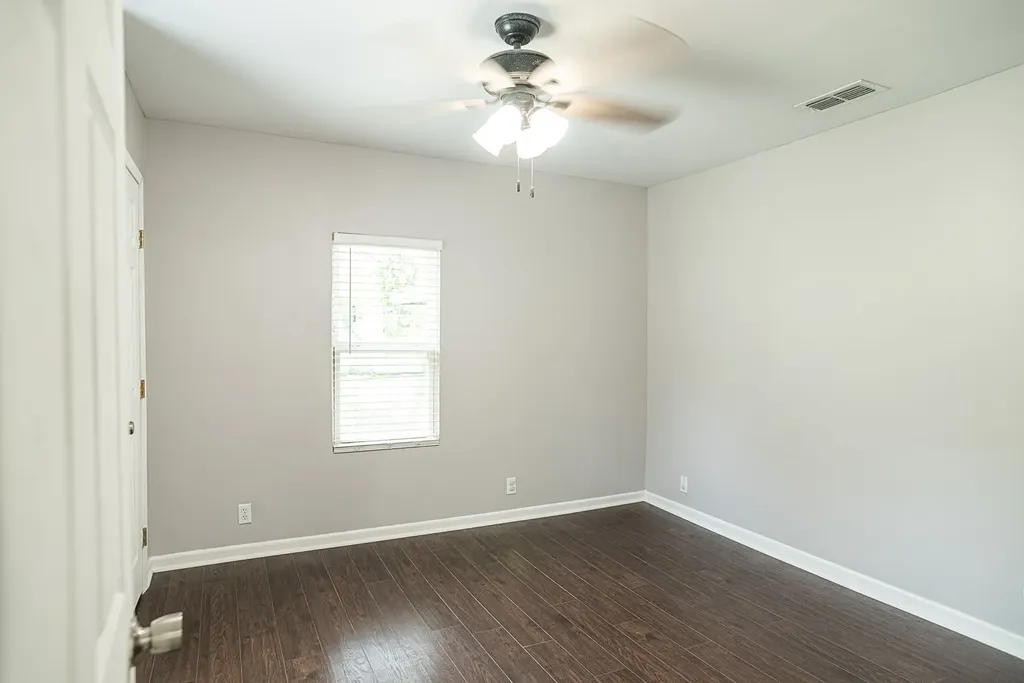 205 E Nelson Street Bowie TX 76230