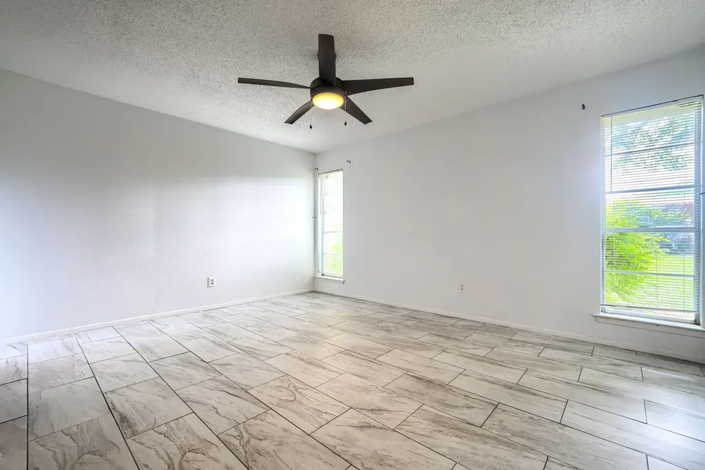 821 Prestwick Street Bedford TX 76022
