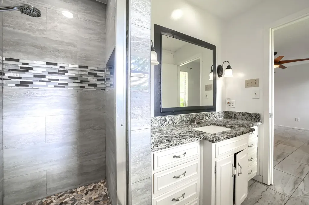 821 Prestwick Street Bedford TX 76022