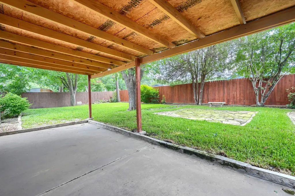 821 Prestwick Street Bedford TX 76022