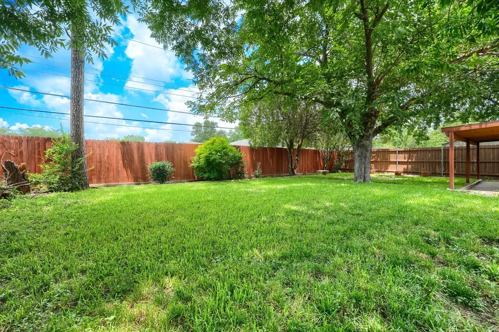 821 Prestwick Street Bedford TX 76022