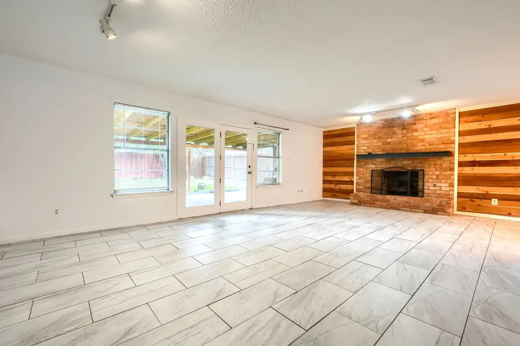821 Prestwick Street Bedford TX 76022