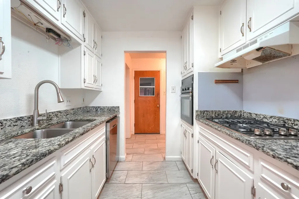821 Prestwick Street Bedford TX 76022