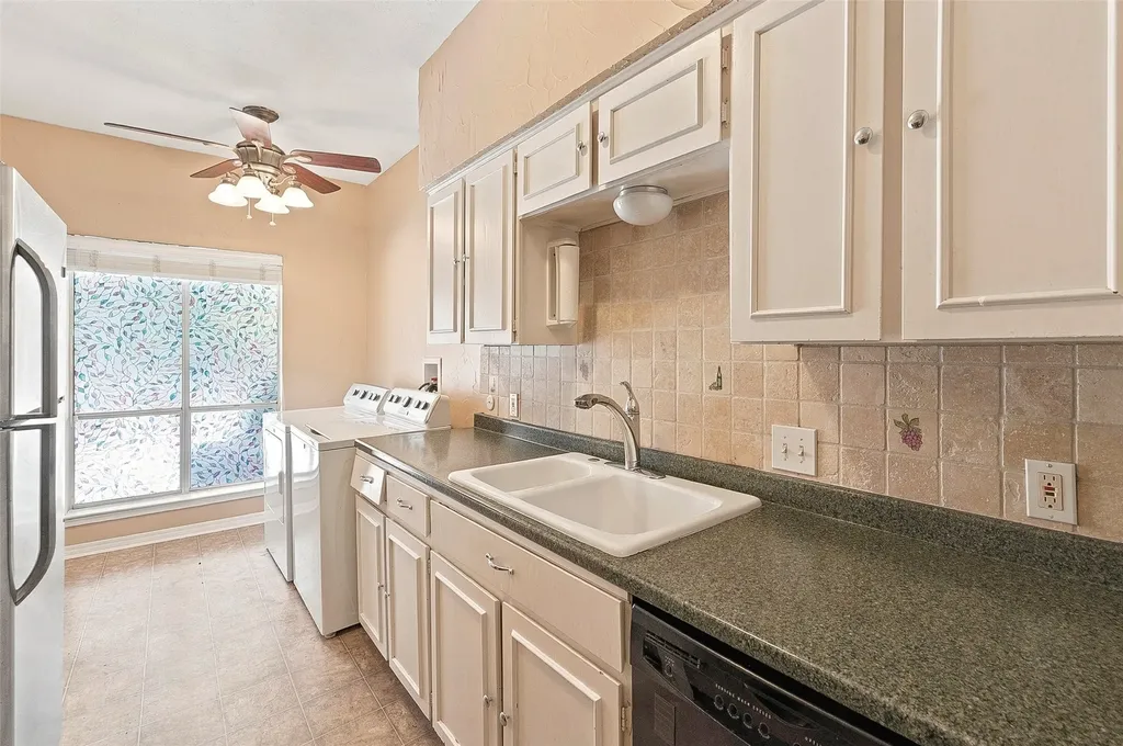 4320 Bellaire Drive S Fort Worth TX 76109