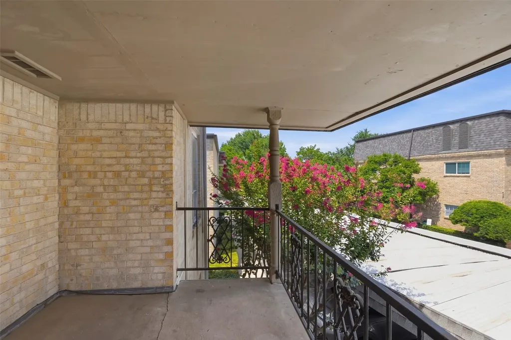 4320 Bellaire Drive S Fort Worth TX 76109