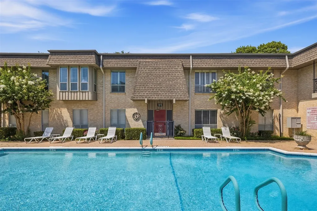 4320 Bellaire Drive S Fort Worth TX 76109