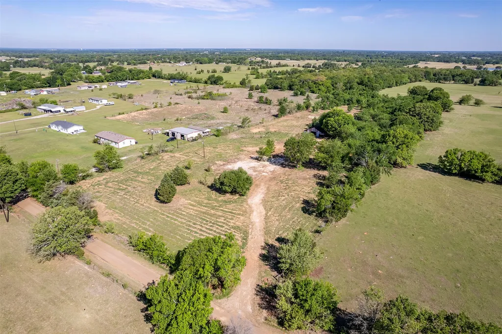 15826 County Road 2501 Eustace TX 75124