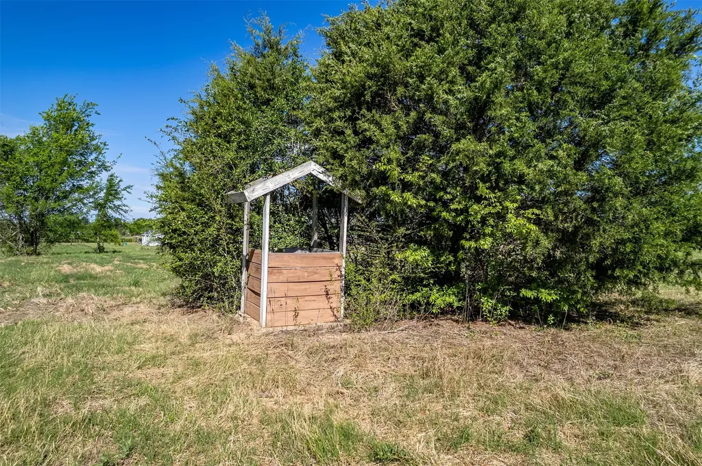 15826 County Road 2501 Eustace TX 75124